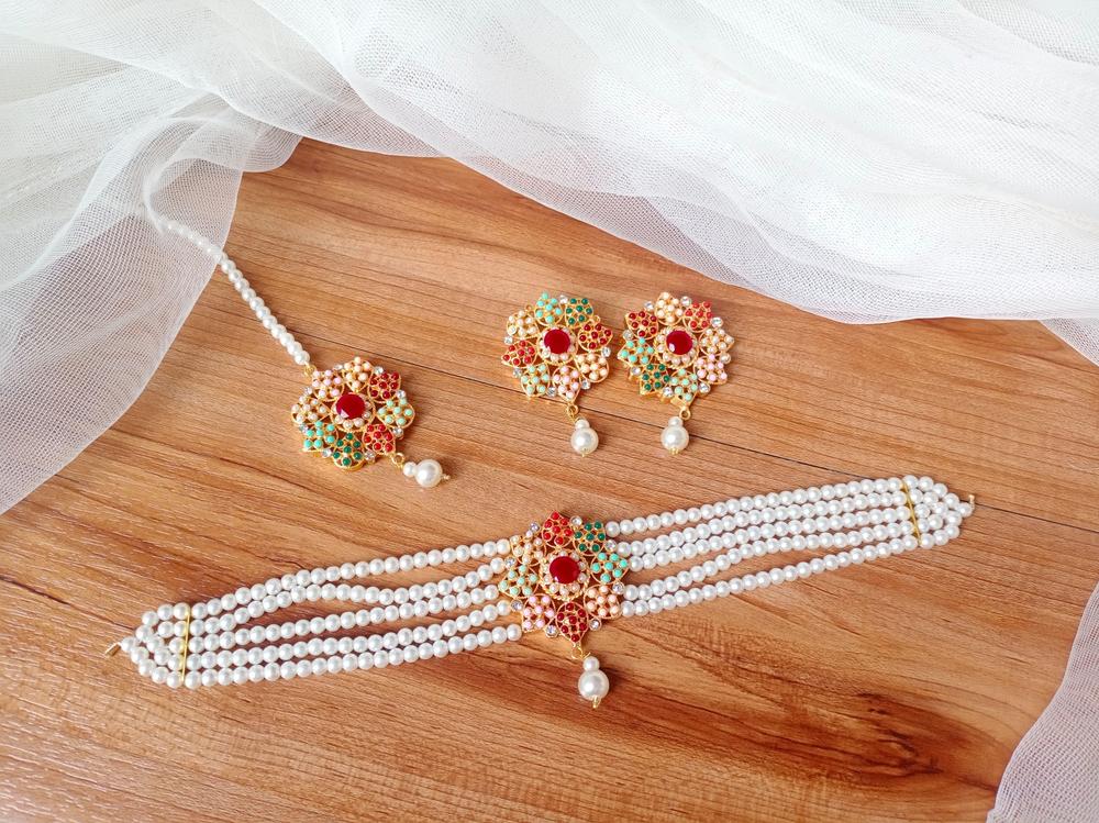 Trendy Choker Set with Bindiya